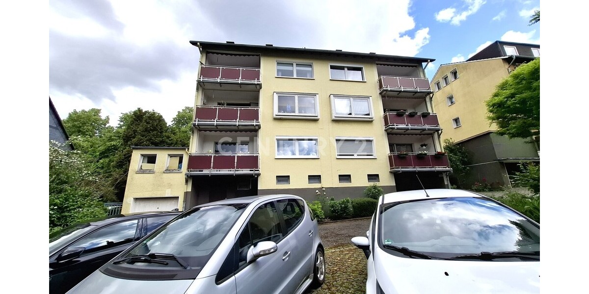 Rückansicht mit Stellplatz